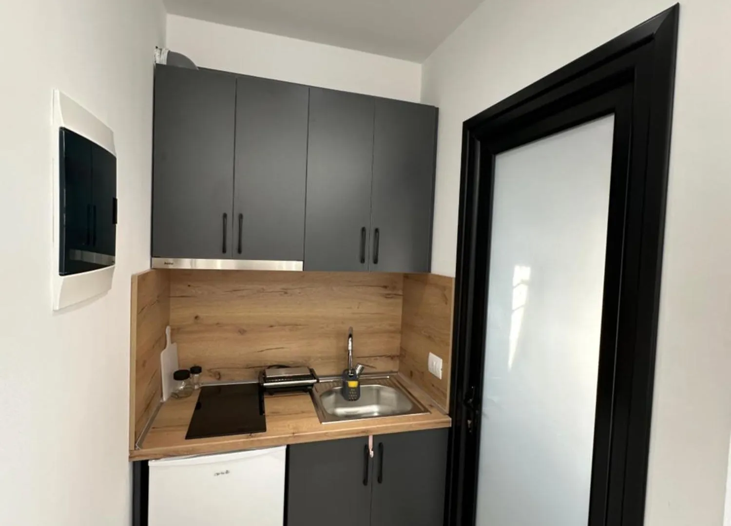 Io'S Apartments Sarande 3*,