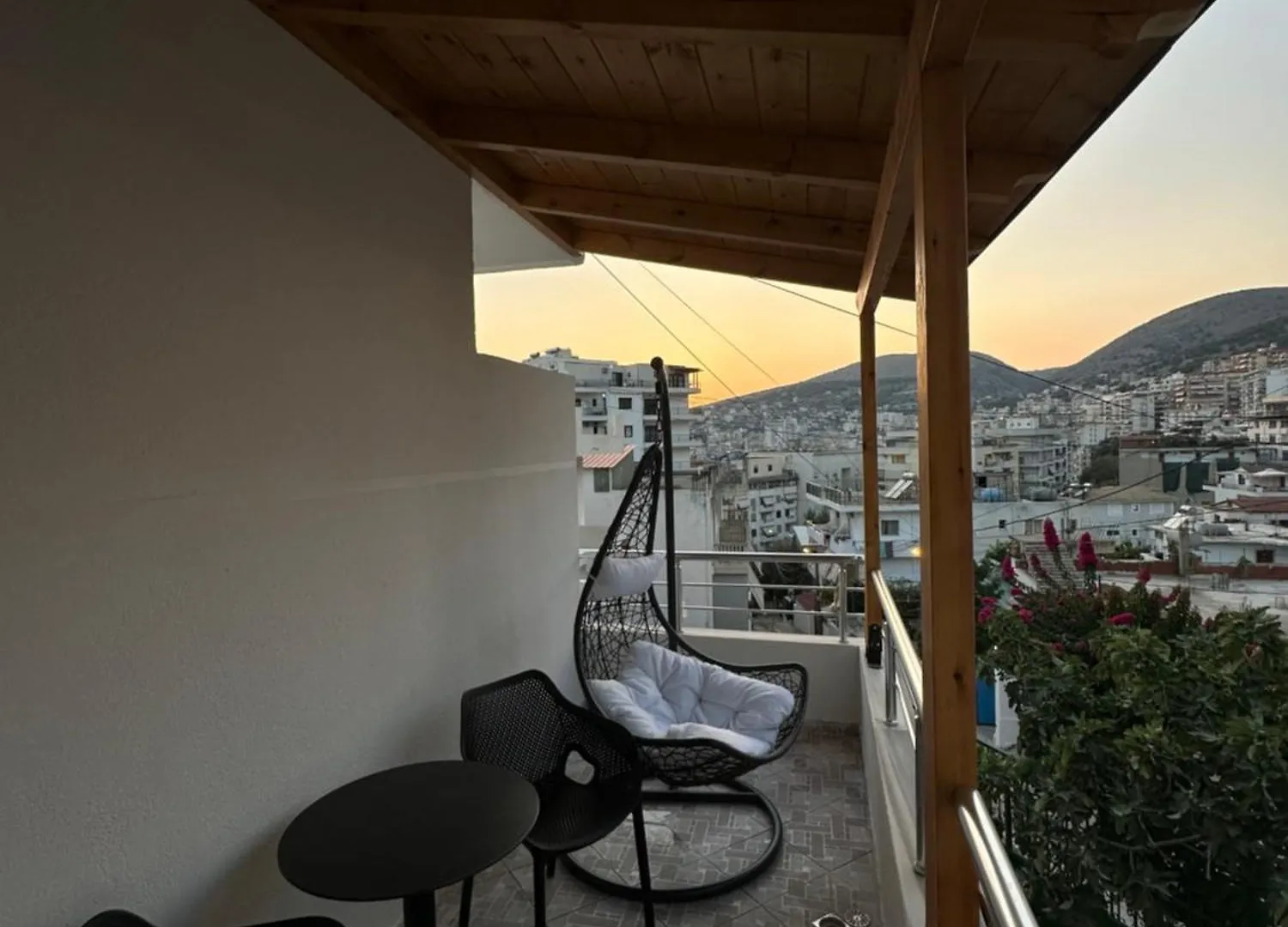 Io'S Apartments Sarande Hotel