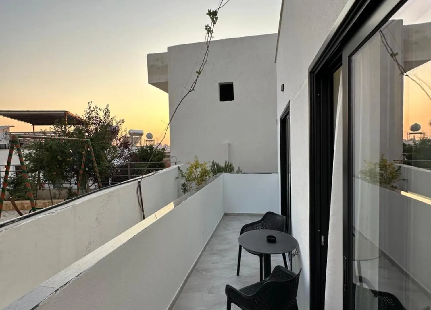 Io'S Apartments Sarande 3*,