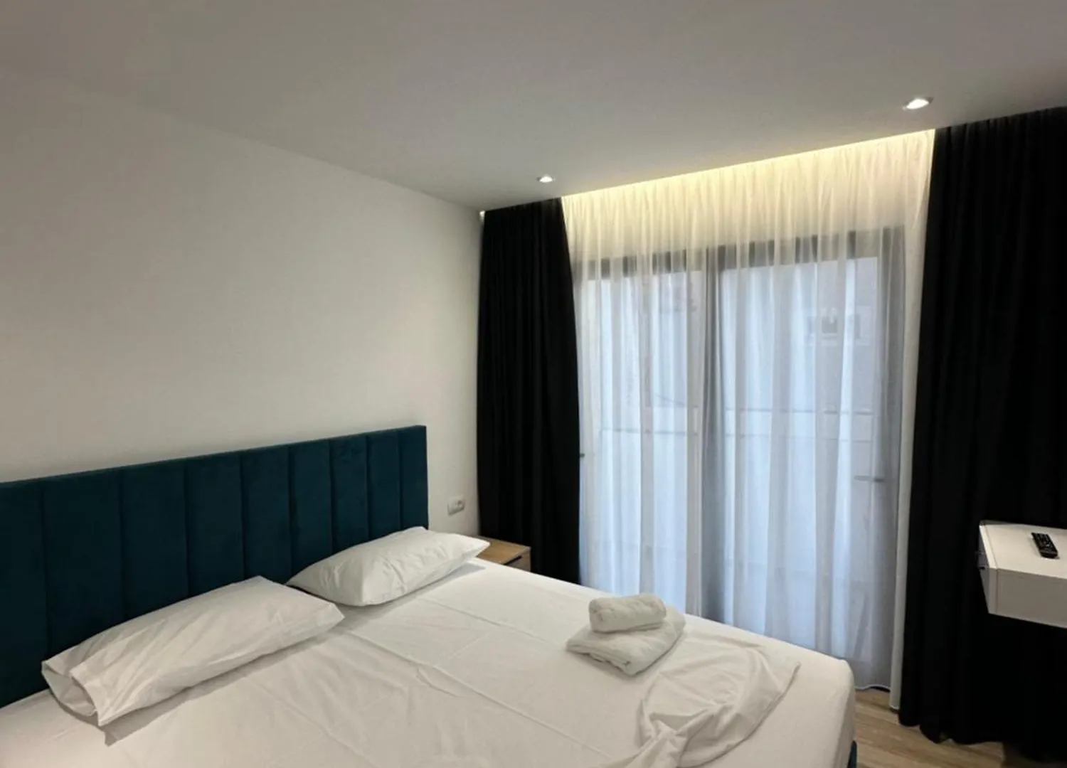 Io'S Apartments Sarande