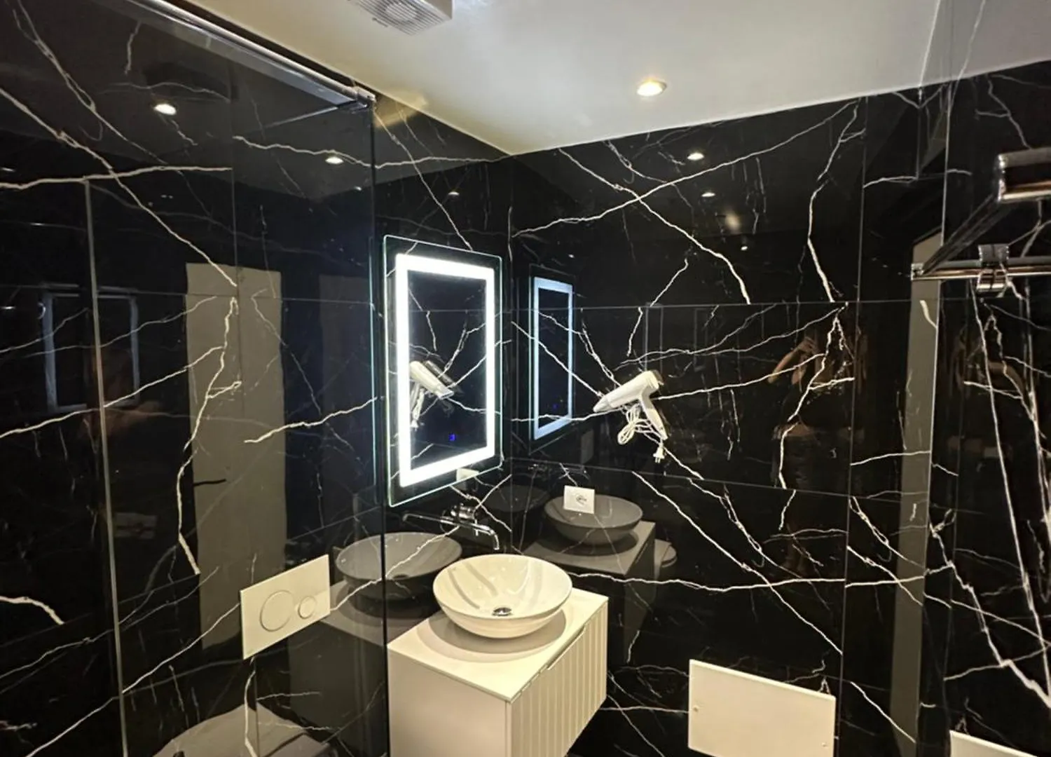 Io'S Apartments Sarande Albania