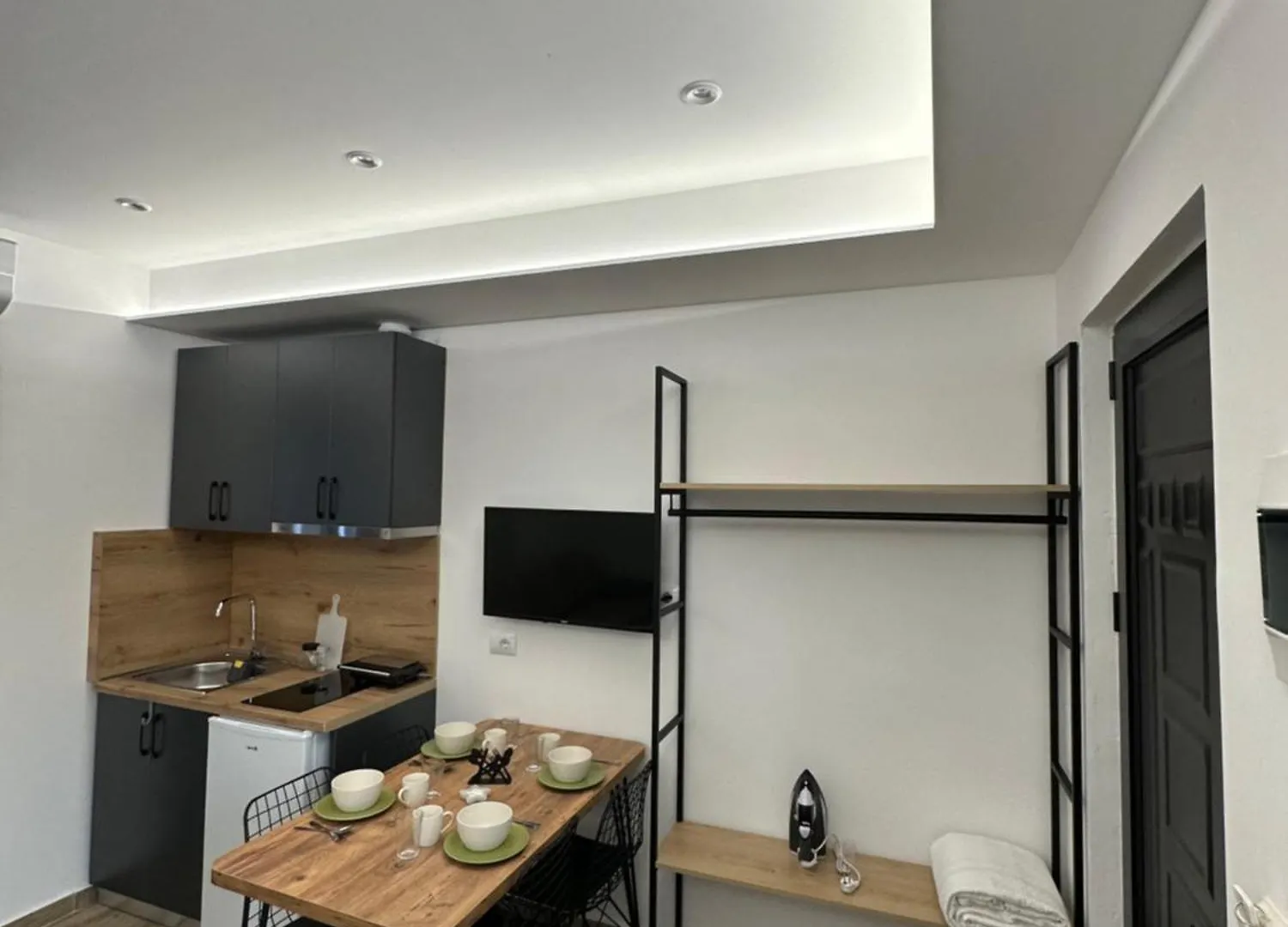 Io'S Apartments Sarande