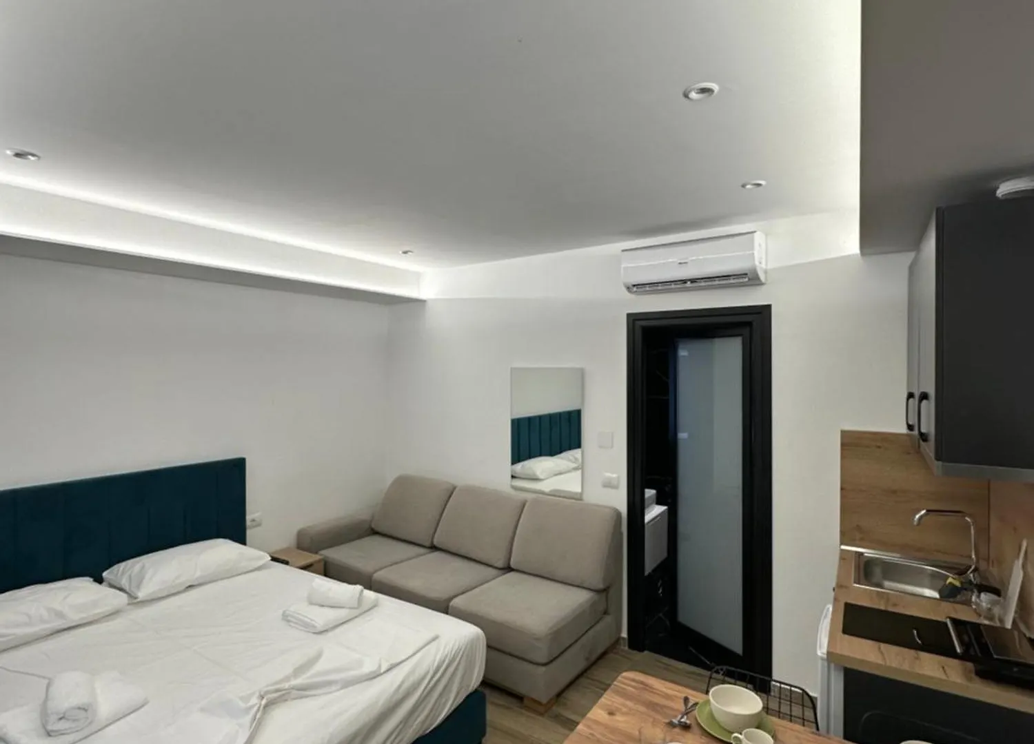 Io'S Apartments Sarande 3*,