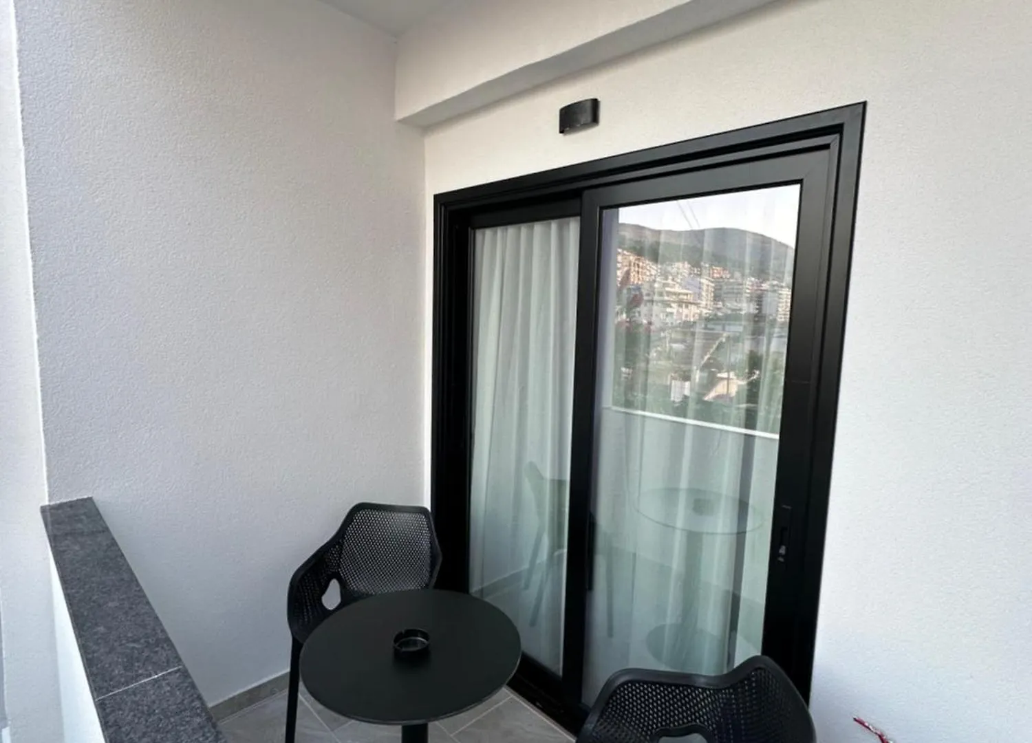 Hotel Io'S Apartments Sarande
