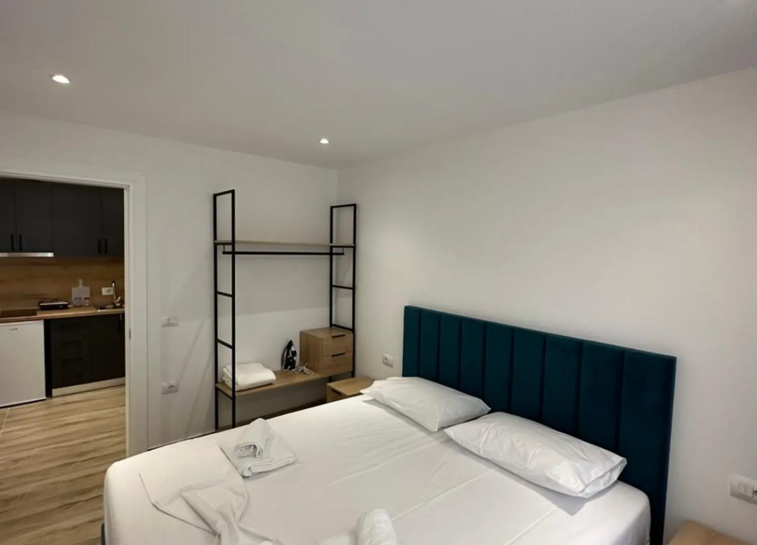 Io'S Apartments Sarande