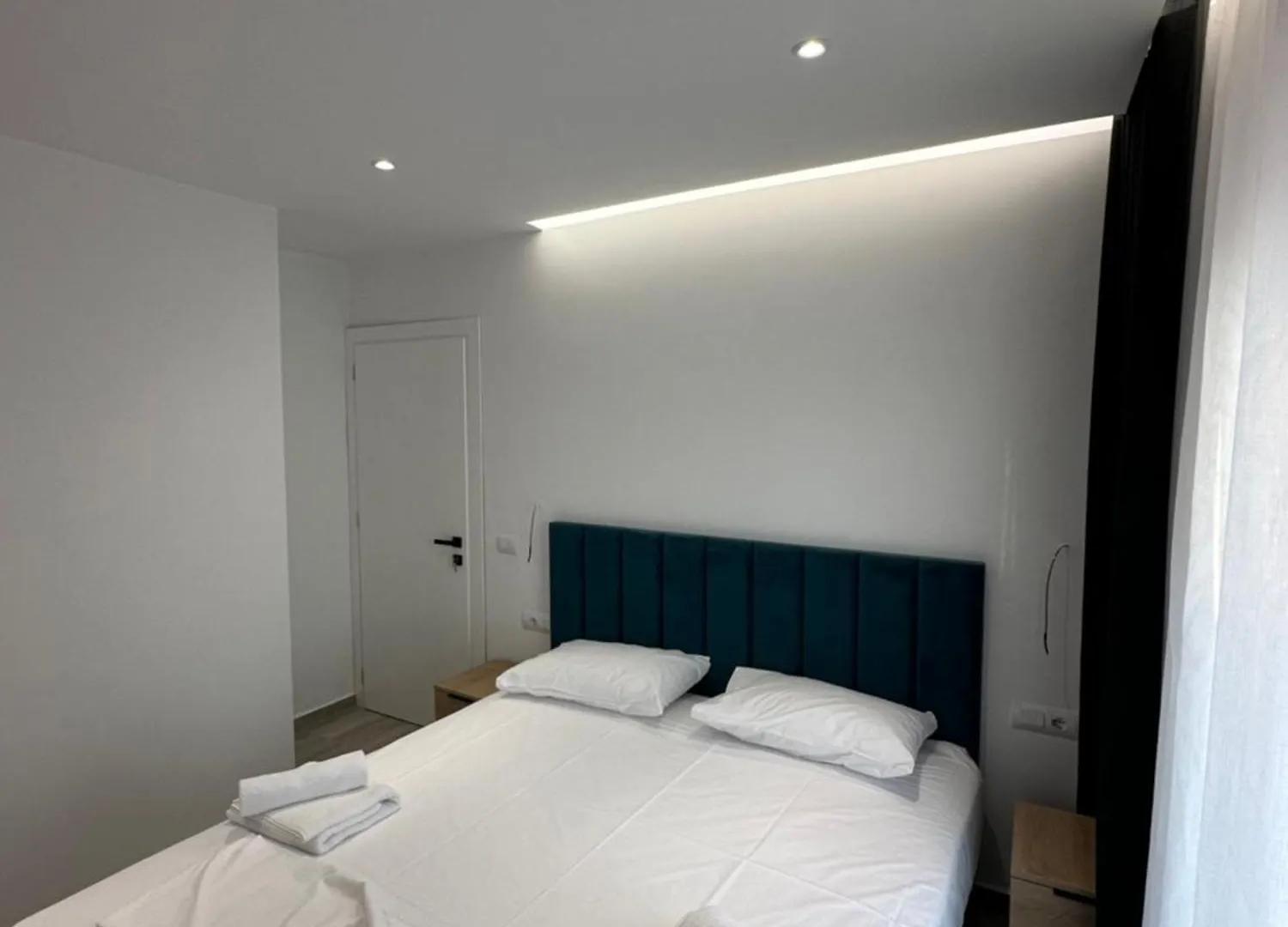 Io'S Apartments Sarande Hotel