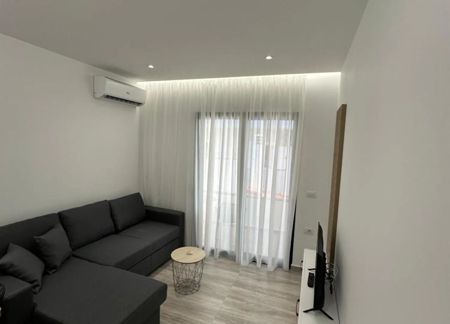 Hotel Io'S Apartments Sarande