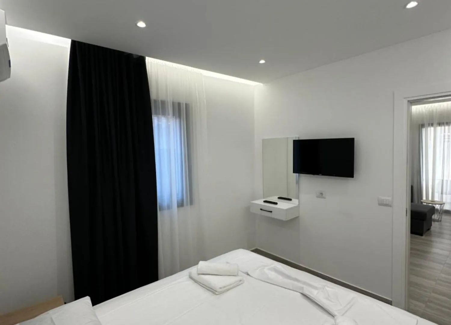 *** Hotel Io'S Apartments Sarande Albania
